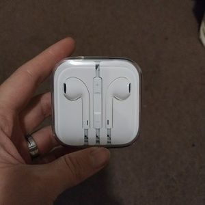 Apple Ear Pods